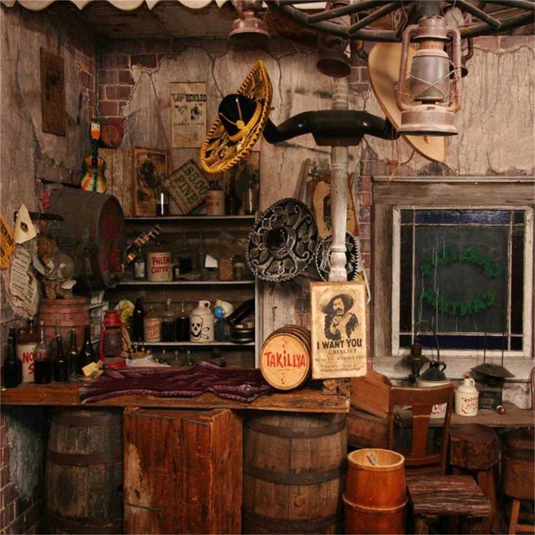 Điểm nhấn hoàn hảo cho thiết kế nội thất cửa hàng Vintage chính là chi tiết nhỏ cùng với âm thanh, ánh sáng.