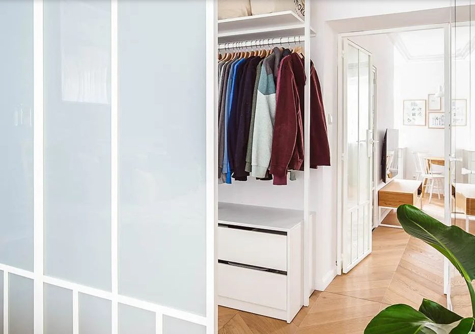 Hệ thống tủ đựng đồ hiện đại, thiết kế quen thuộc